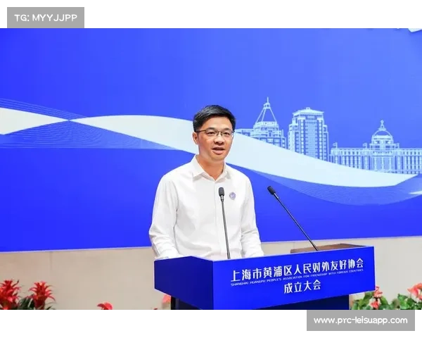 上海对外友协宿琳为中美比赛开球 推动民间外交新进展